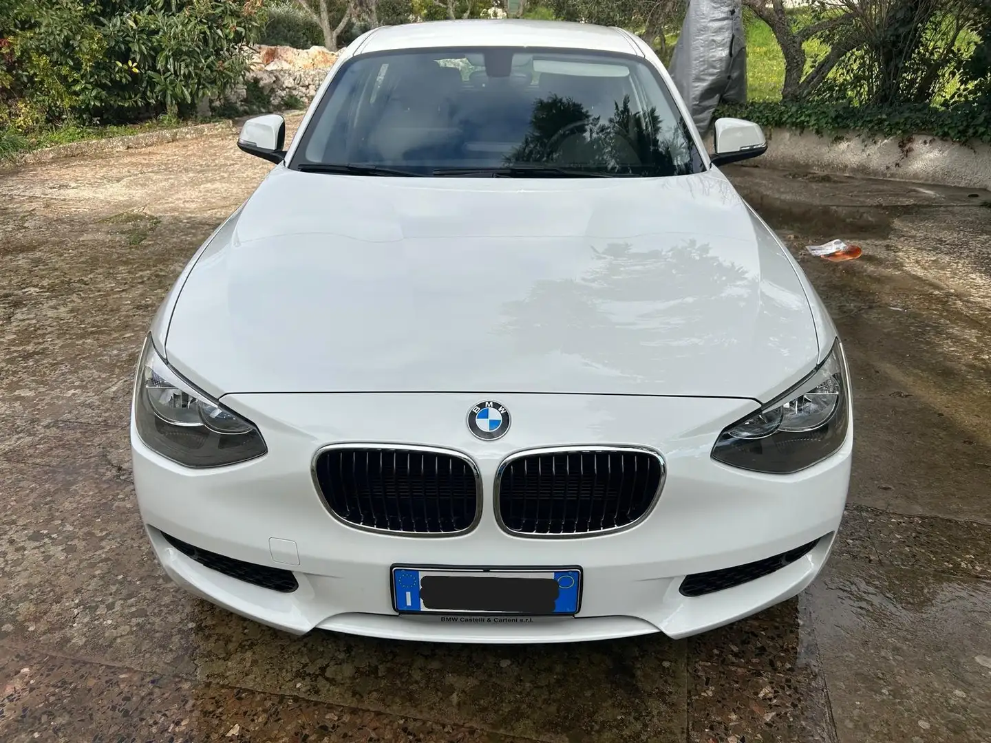 BMW 118 Serie 1 F/20-21 2011 118d 5p Urban Bianco - 2