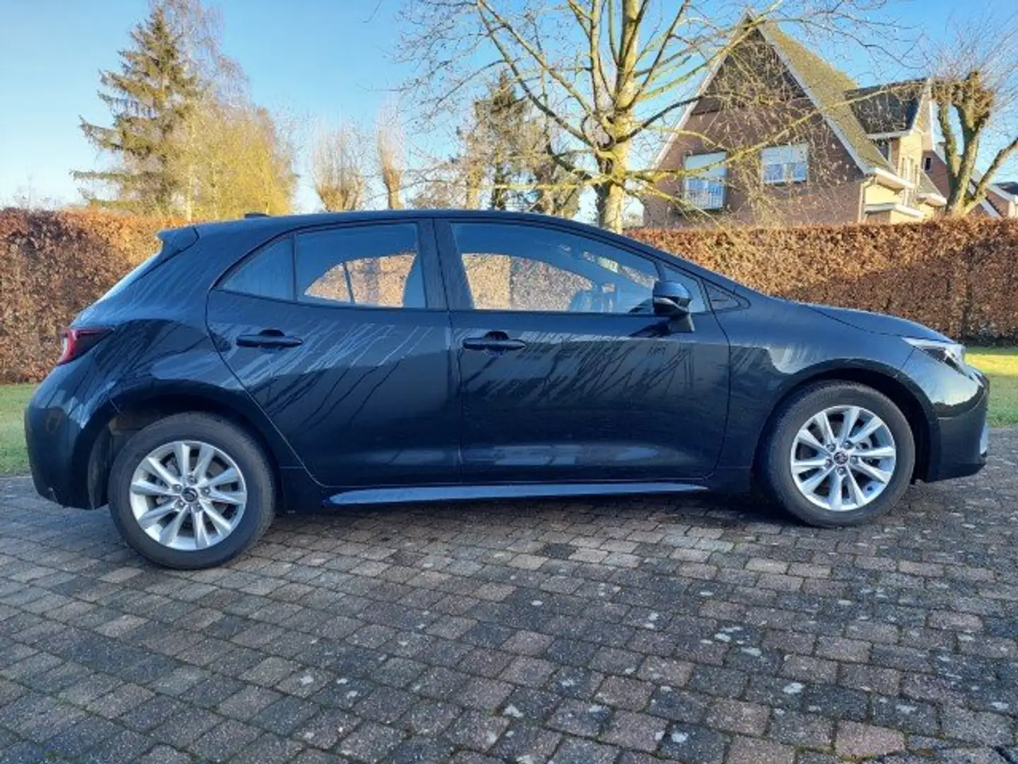 Toyota Corolla 1.8 Hybrid Dynamic - Navi - Camera - Zetelverwarm. Noir - 2
