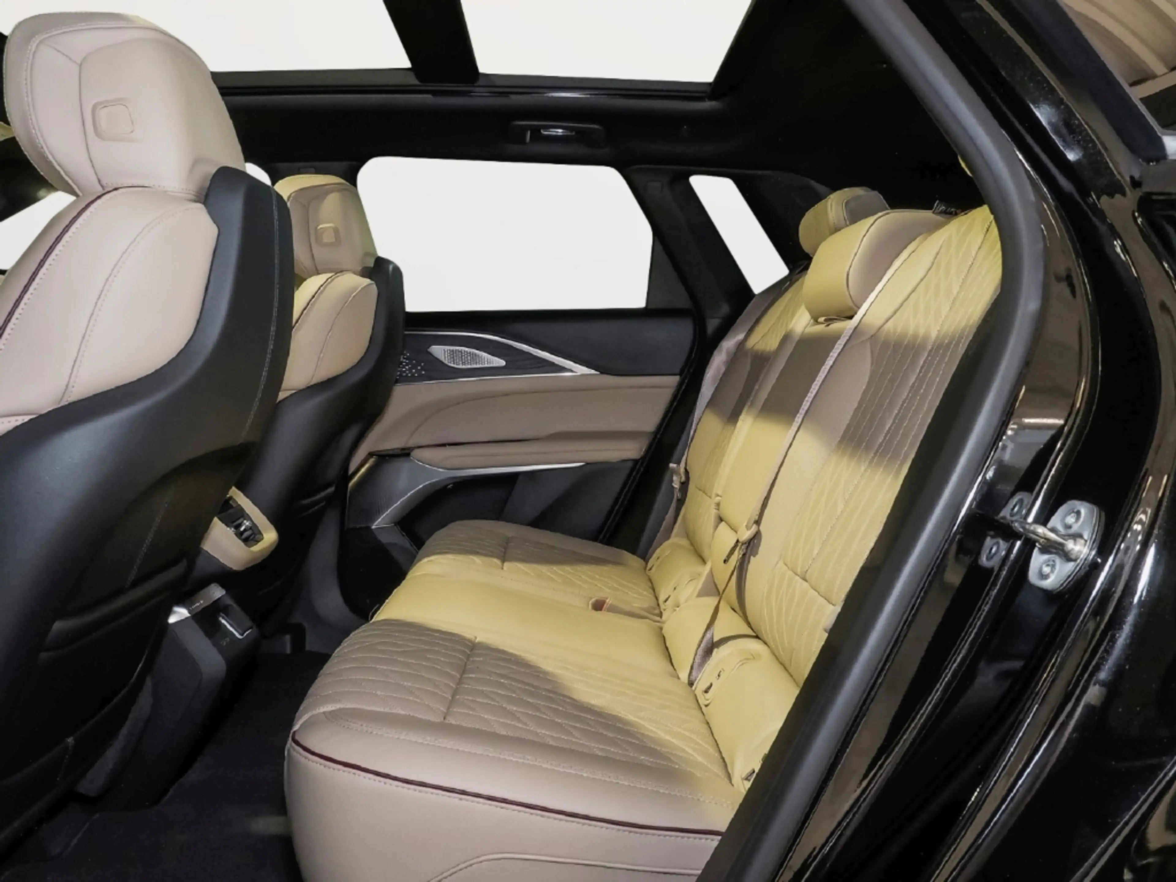 Cadillac Lyriq Sport AWD Voll Pano Leder-beige — photo 15