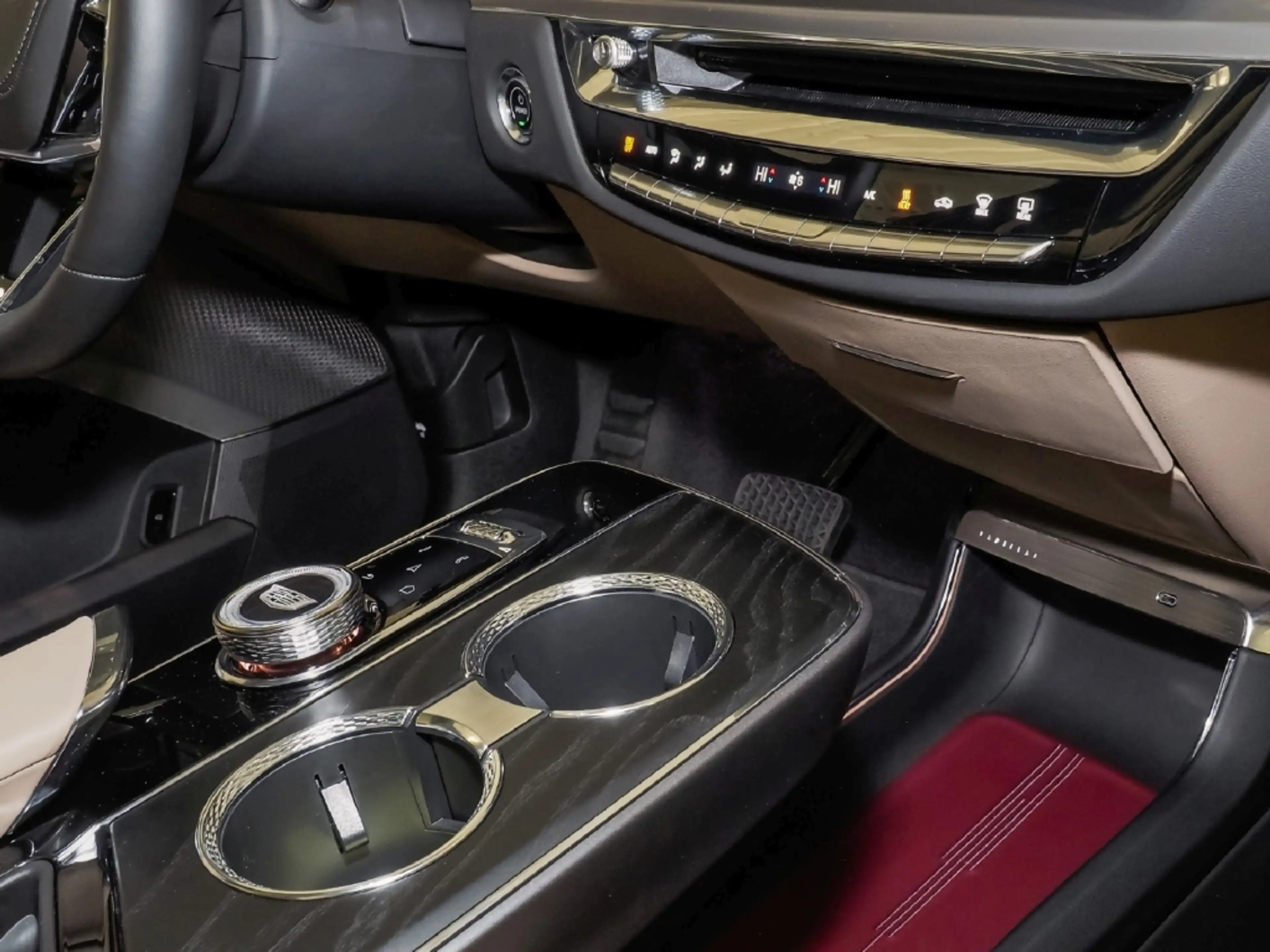 Cadillac Lyriq Sport AWD Voll Pano Leder-beige — photo 12