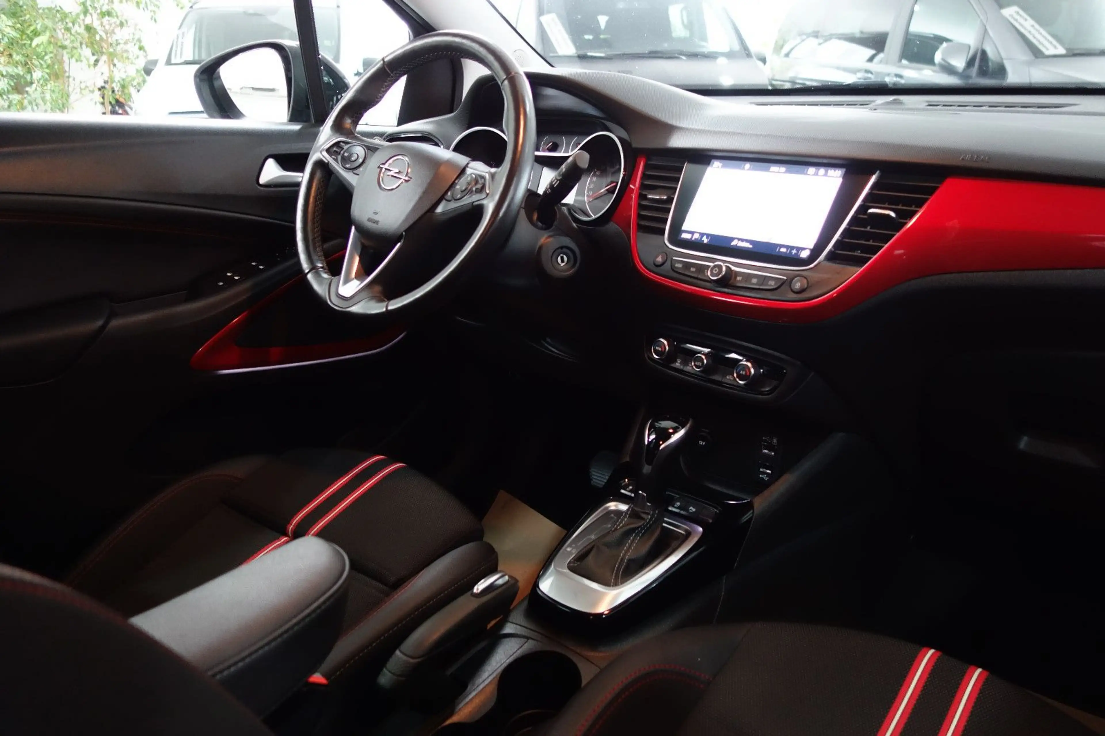 Opel Crossland X Crossland 1.2 GS Line high gloss Autom/LED/Navi — photo 13