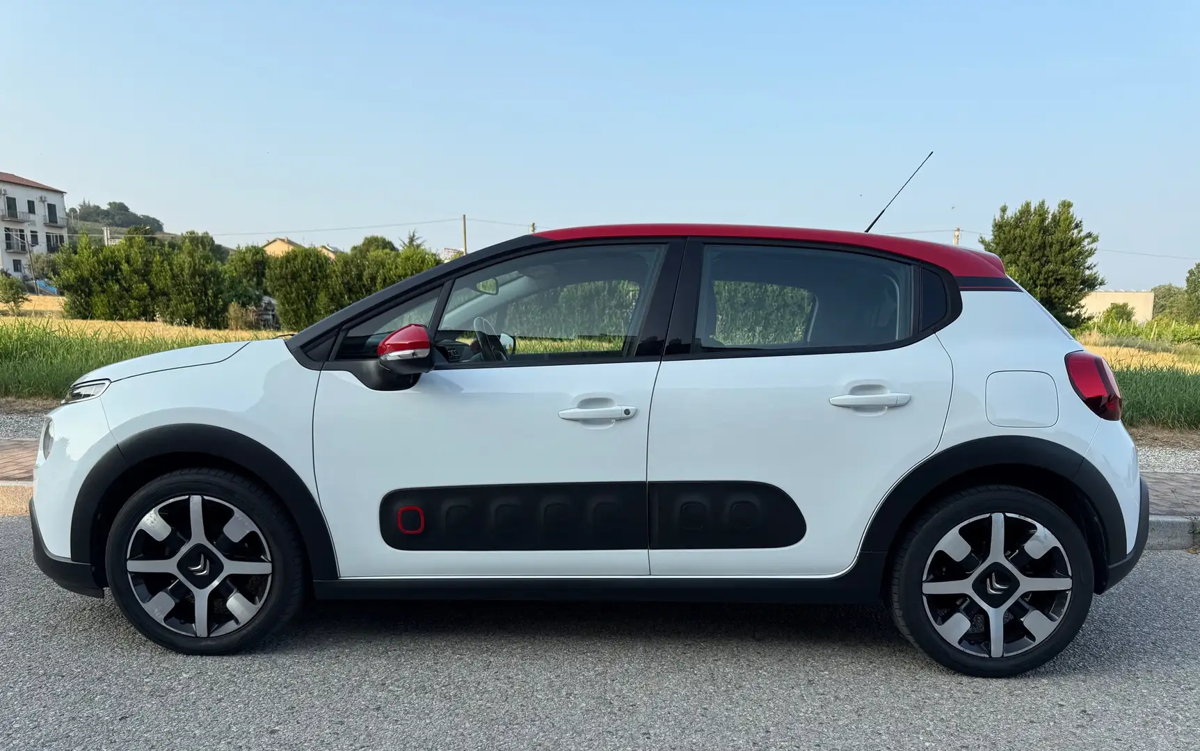 Citroen C3 C3 III 2017 1.6 bluehdi Shine s Bianco - 1