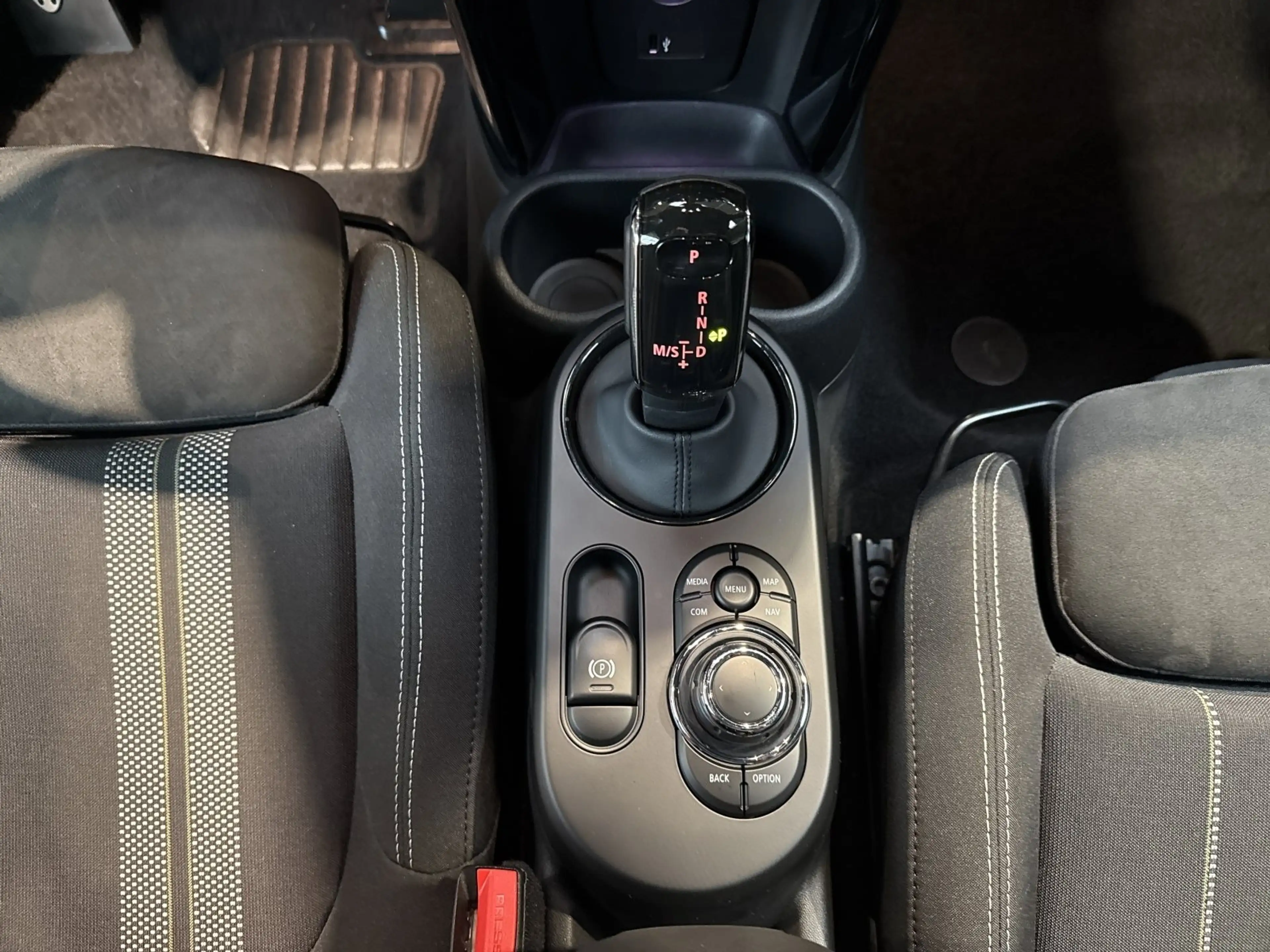 MINI John Cooper Works Cabrio John Cooper Works Cabrio DAB LED Klimaaut. PDC — photo 13