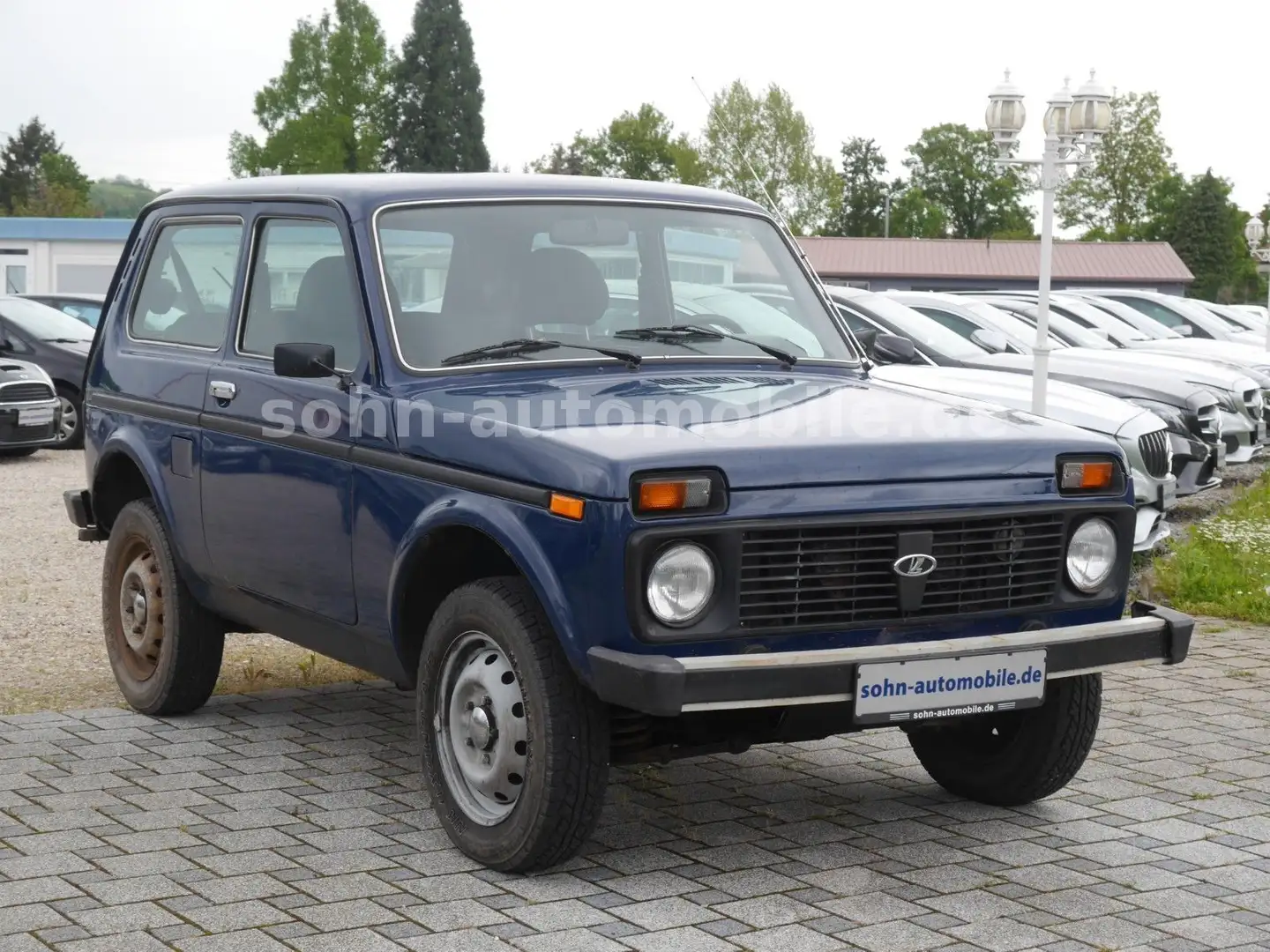 Lada Niva 1.7i Only NUR 41.000 km / 4x4 / Scheckheft Синій - 2