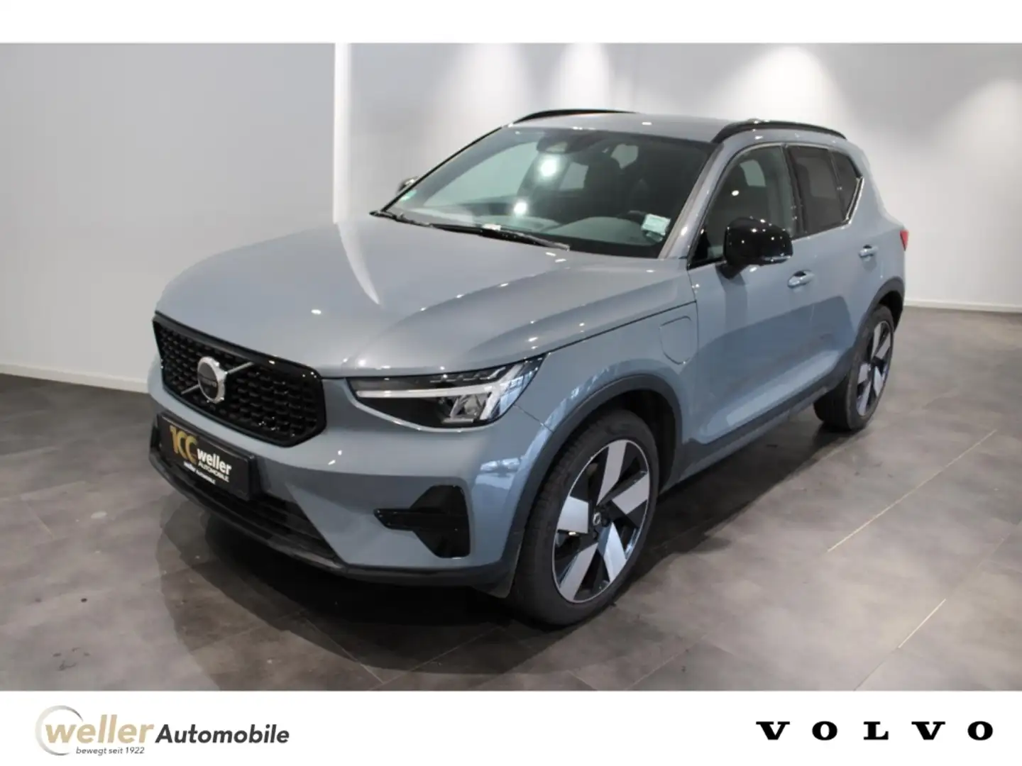 Volvo XC40 T5 Recharge Plus Dark FWD AHK 360° Kamera LED Grau - 1