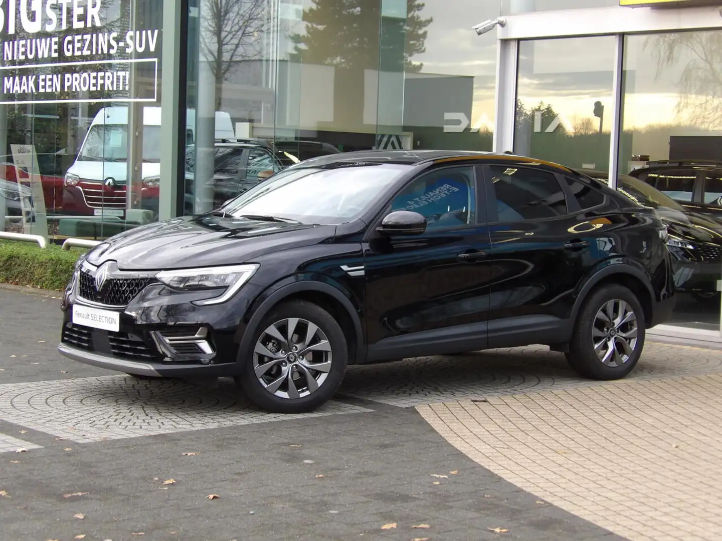 Renault Arkana Evolution Mild Hybrid TCe 140 EDC Zwart - 1