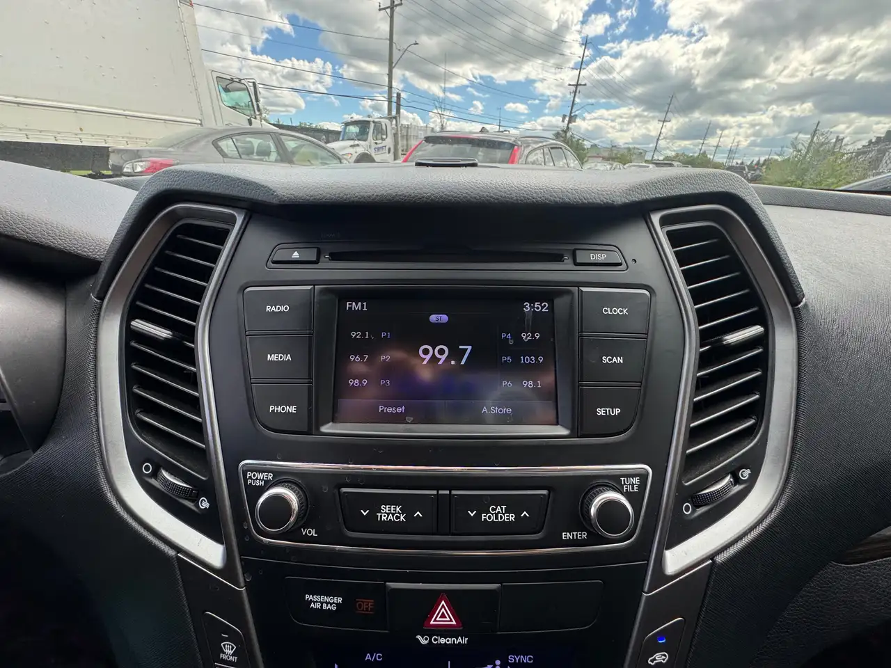 Hyundai SANTA FE photo Hyundai SANTA FE