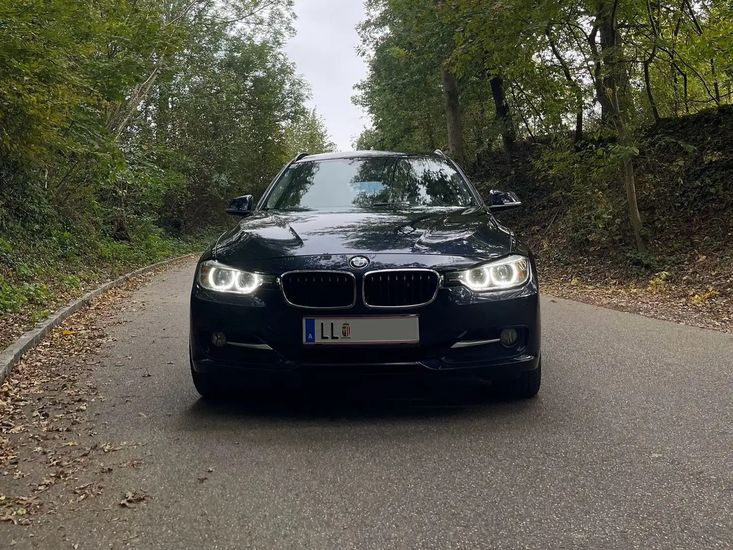 BMW 316 316d Touring - SPORT LINE Blau - 2
