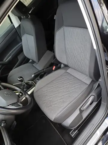 Volkswagen Polo view 11