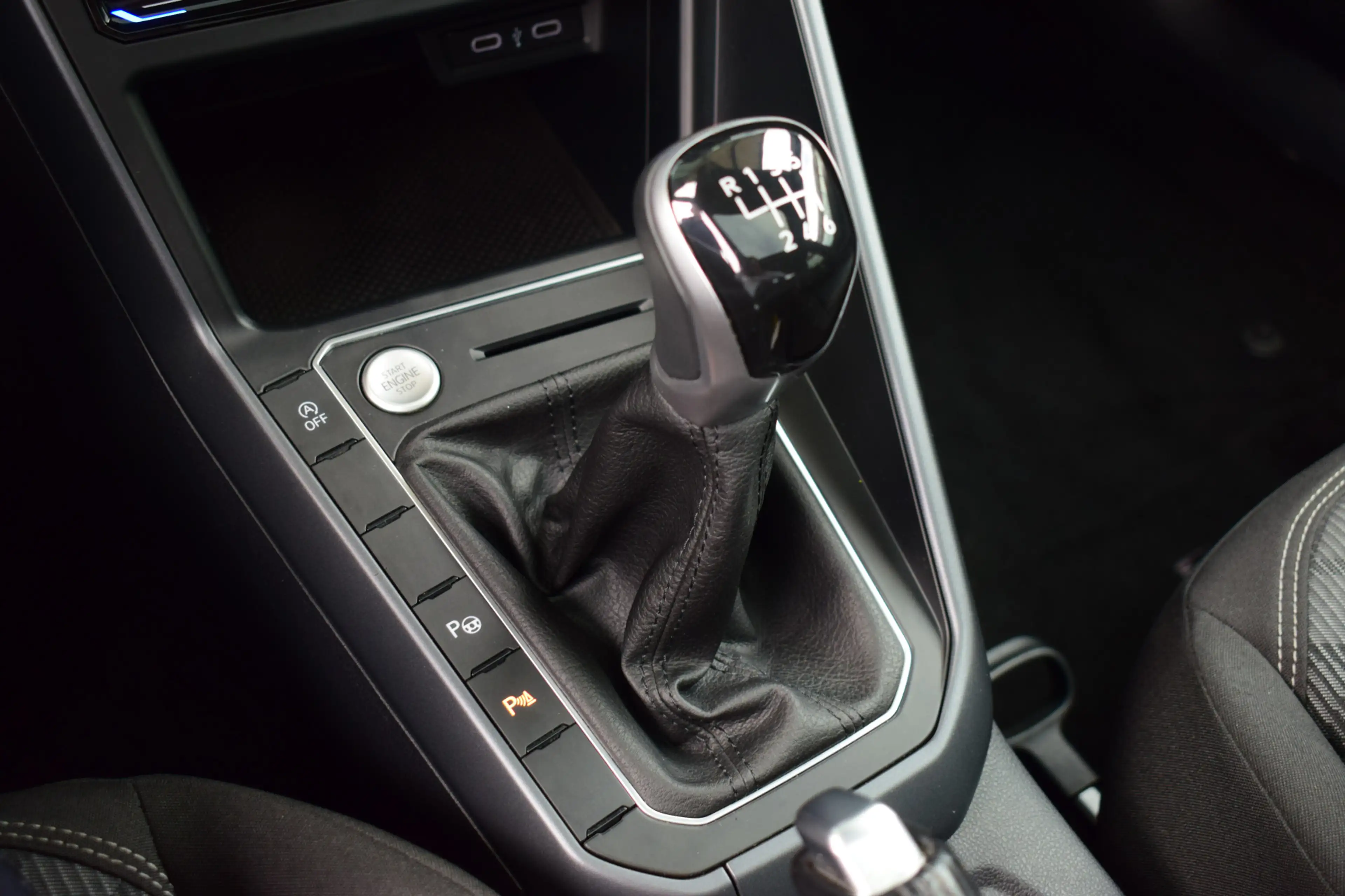 Volkswagen Taigo 1.0 TSI R-Line | Trekhaak | Panoramdak | Stoelverw — photo 21