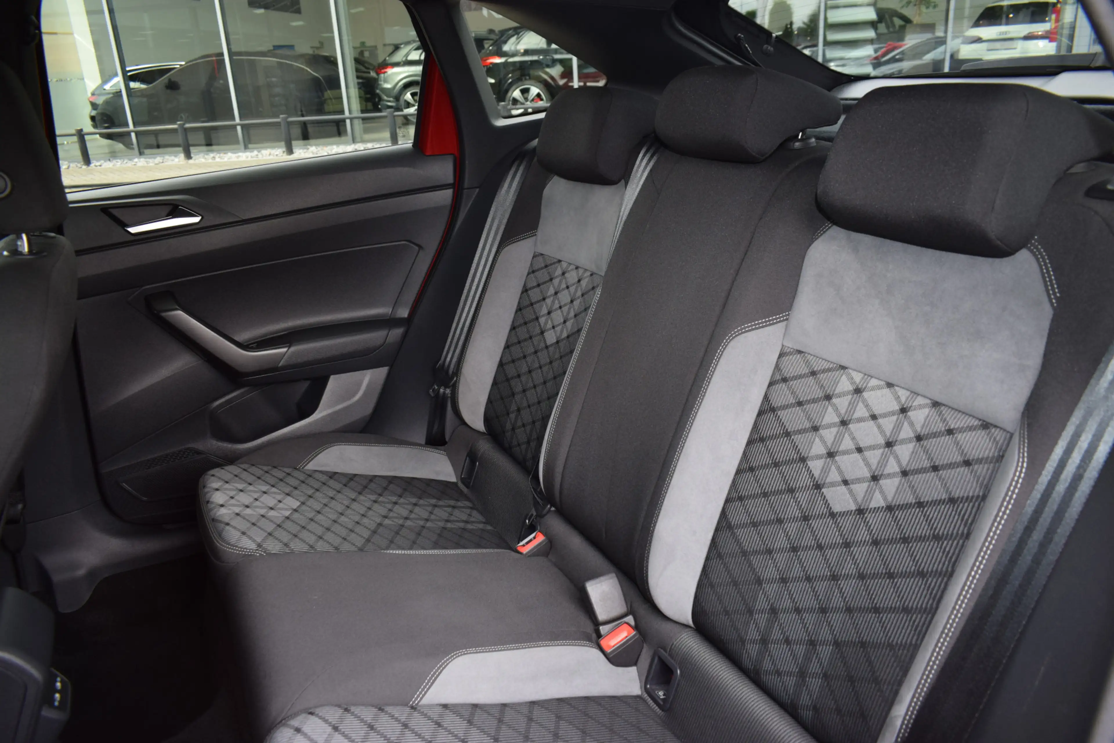 Volkswagen Taigo 1.0 TSI R-Line | Trekhaak | Panoramdak | Stoelverw — photo 10