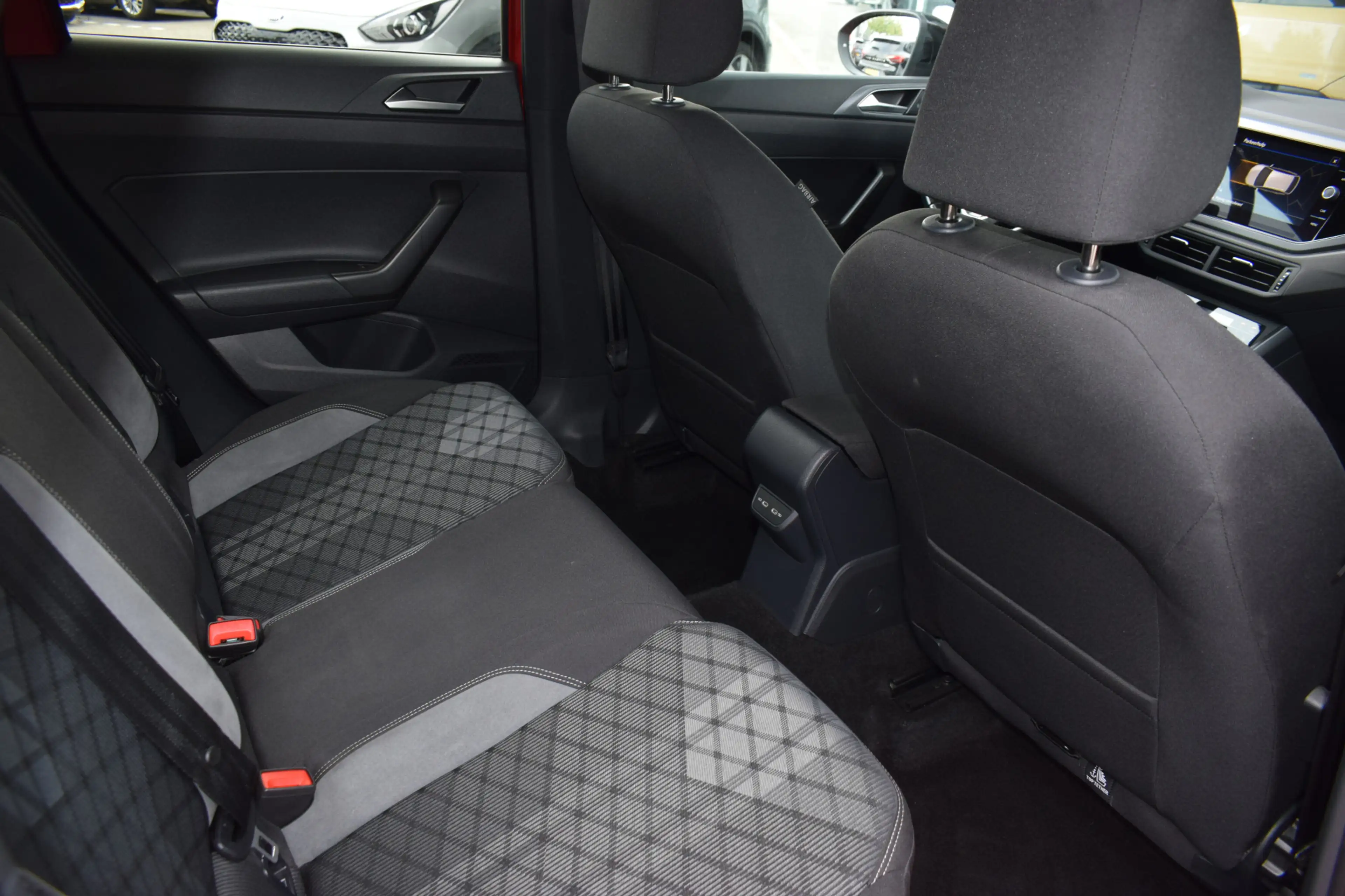 Volkswagen Taigo 1.0 TSI R-Line | Trekhaak | Panoramdak | Stoelverw — photo 12