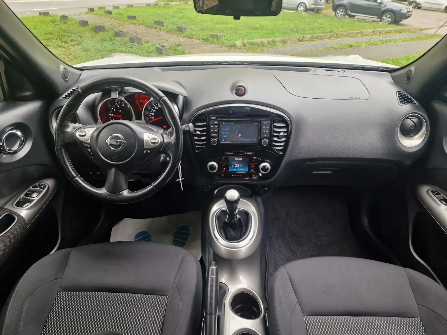 Nissan Juke Acenta 64.500km / Navi/Lader/1.Hand/Scheckh Weiß - 2