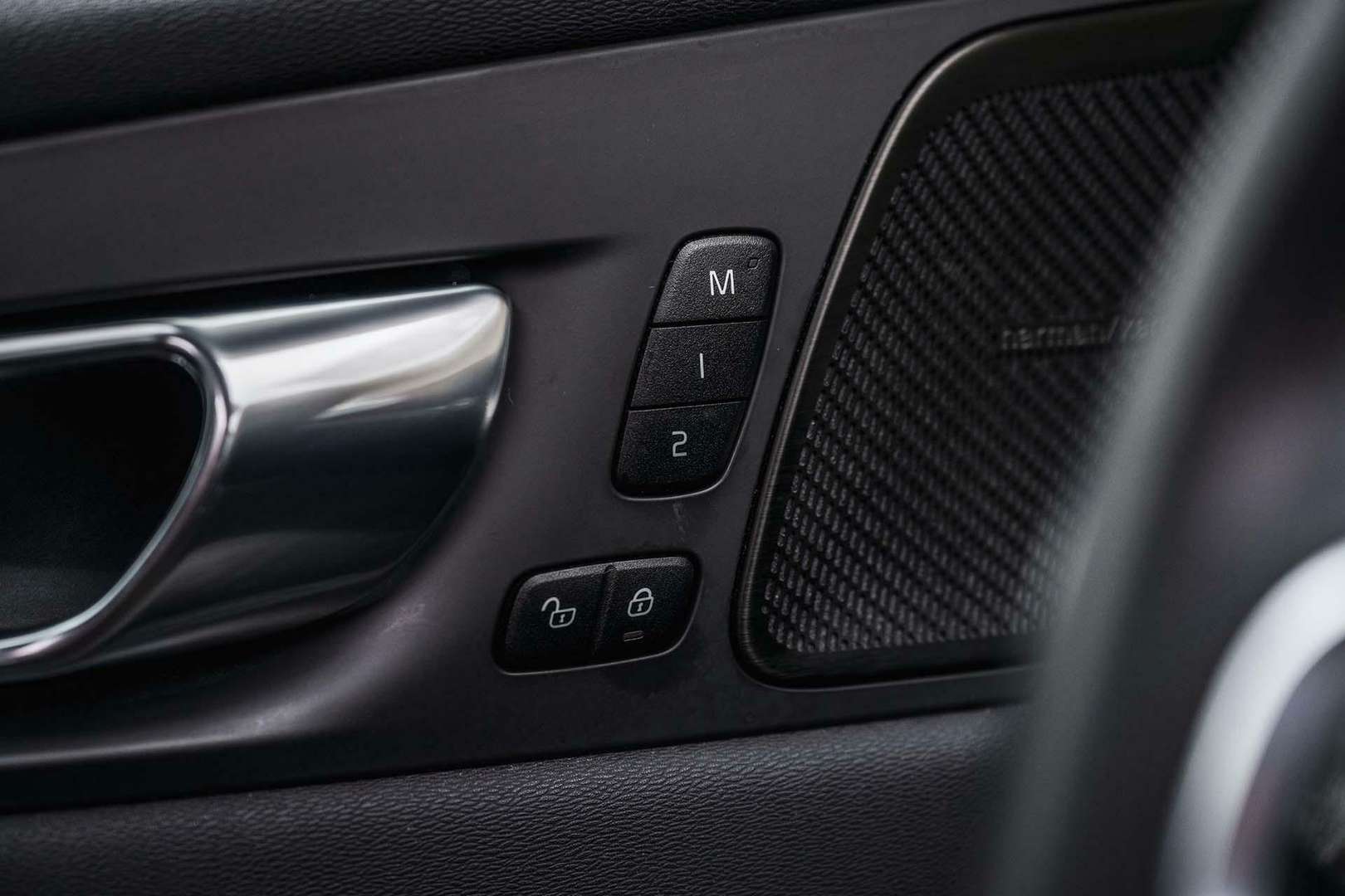 Volvo XC60 R-Design 2.0 Recharge T8 AWD - 2021 - Joinsteer - #19