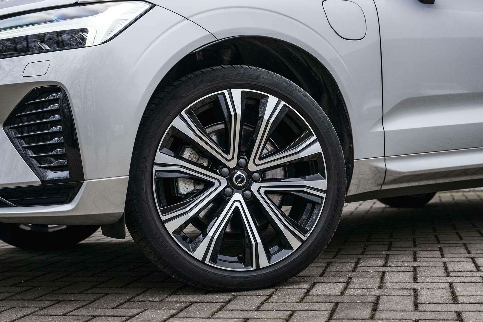 Volvo XC60 R-Design 2.0 Recharge T8 AWD - 2021 - Joinsteer - #3