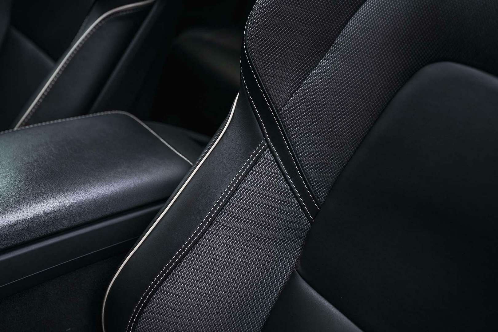 Volvo XC60 R-Design 2.0 Recharge T8 AWD - 2021 - Joinsteer - #14
