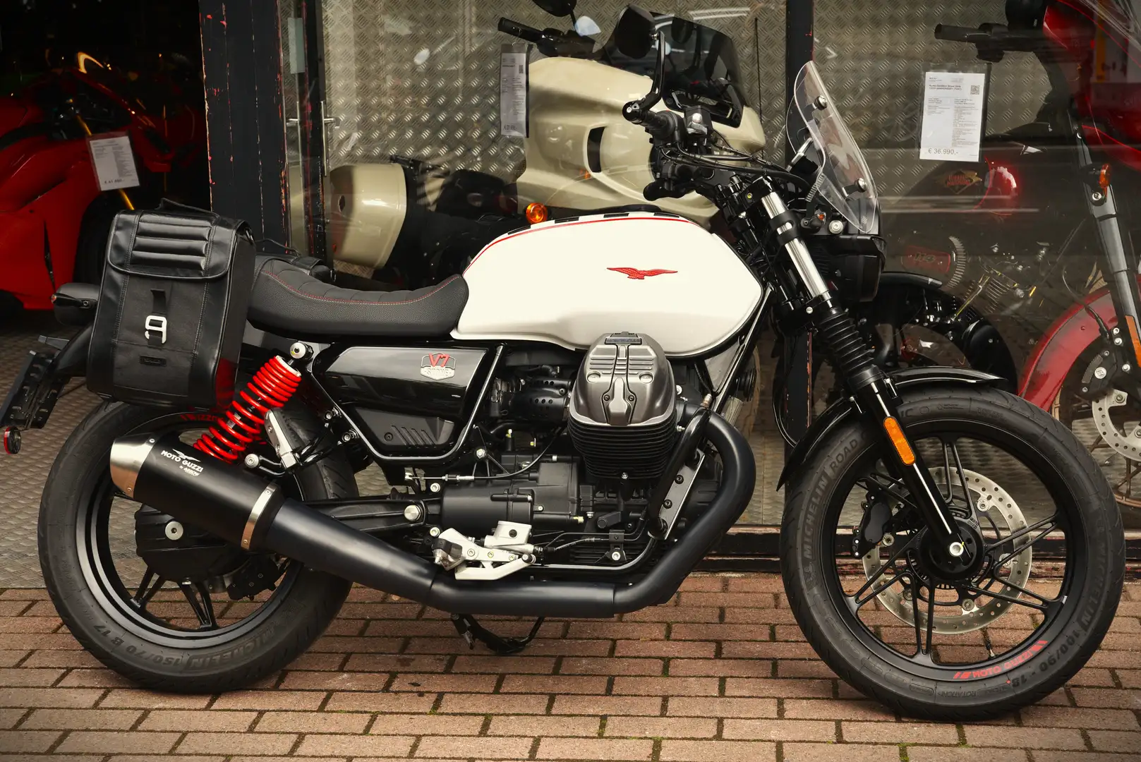 Moto Guzzi V 7 STONE TEN ***MOTO VERTE*** Wit - 2