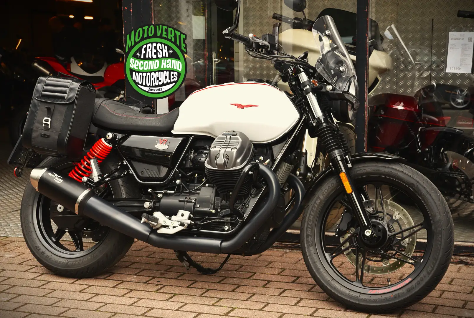 Moto Guzzi V 7 STONE TEN ***MOTO VERTE*** Wit - 1