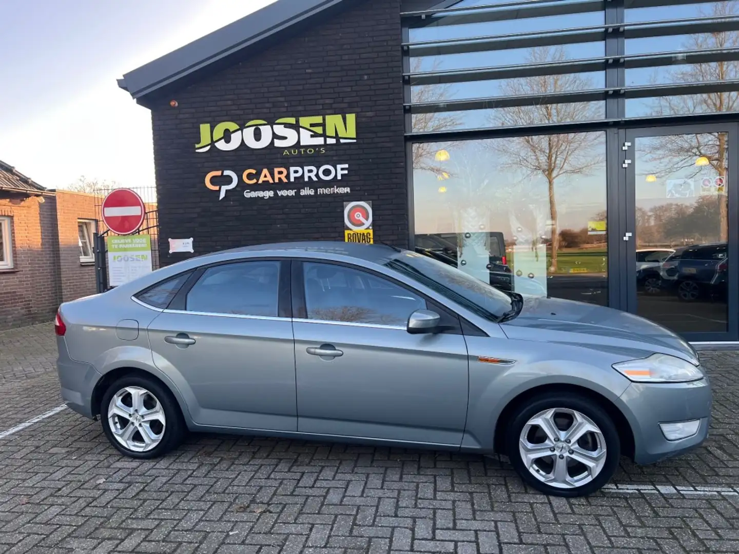 Ford Mondeo 2.0-16V TITANIUM Gris - 2