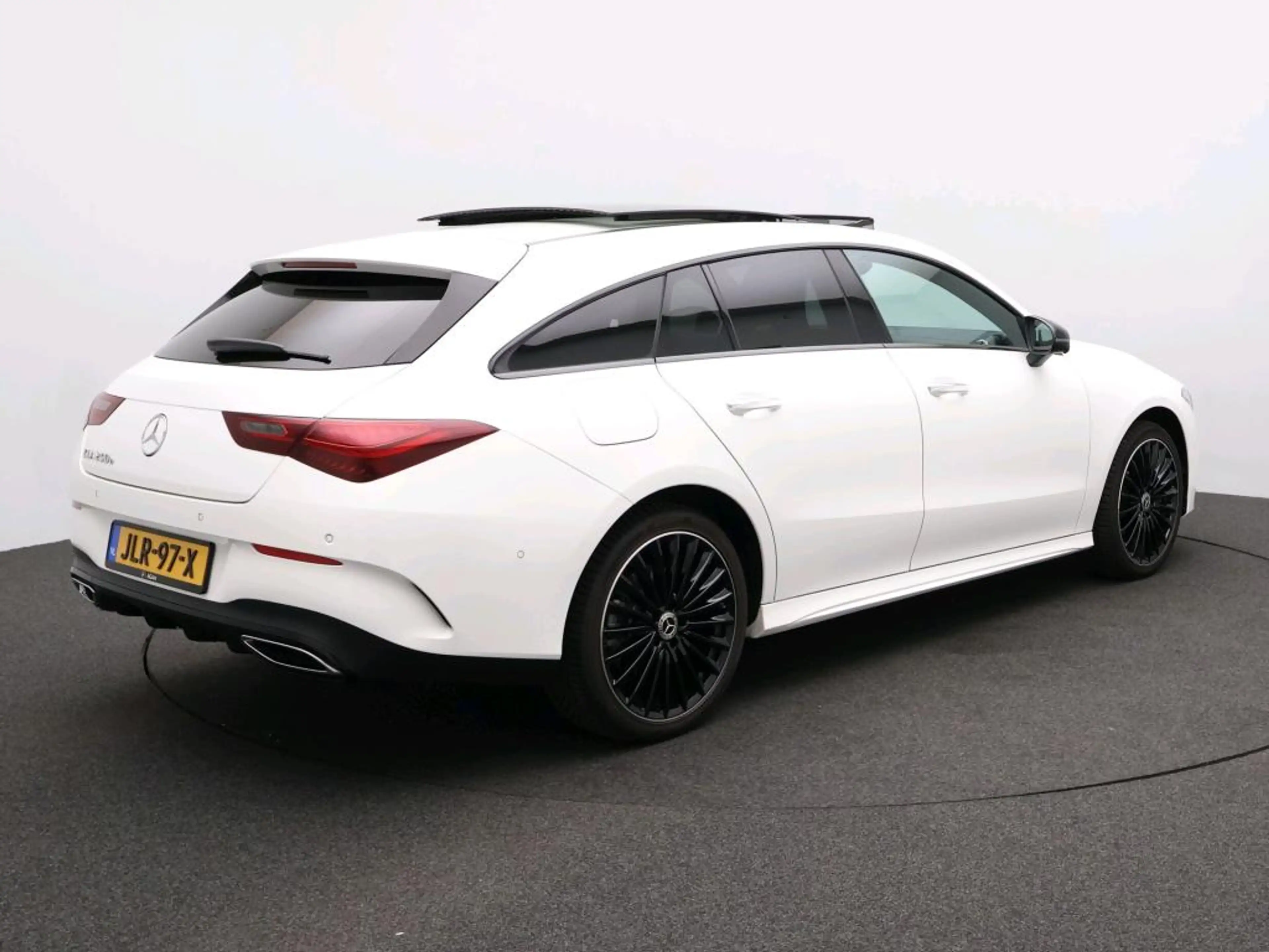 Mercedes-Benz CLA 250 Shooting Brake e Business Solution AMG AMG Line | — photo 2