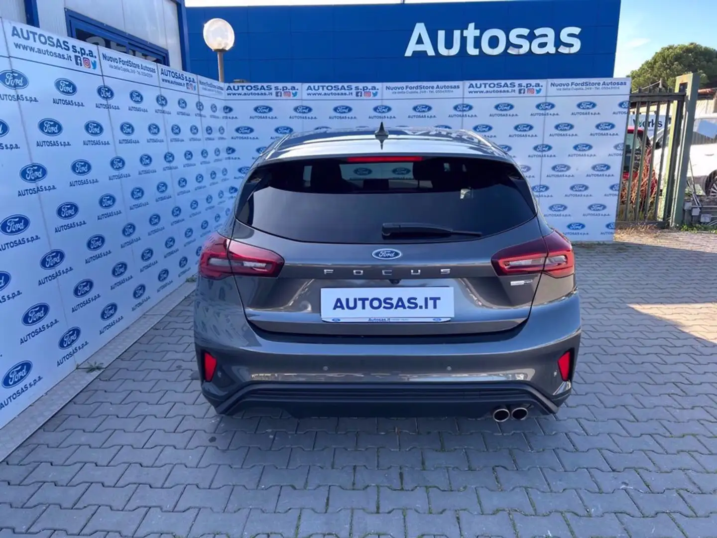 Ford Focus 1.0 EcoBoost Hybrid 125 CV 5p. ST-Line Design Gris - 2