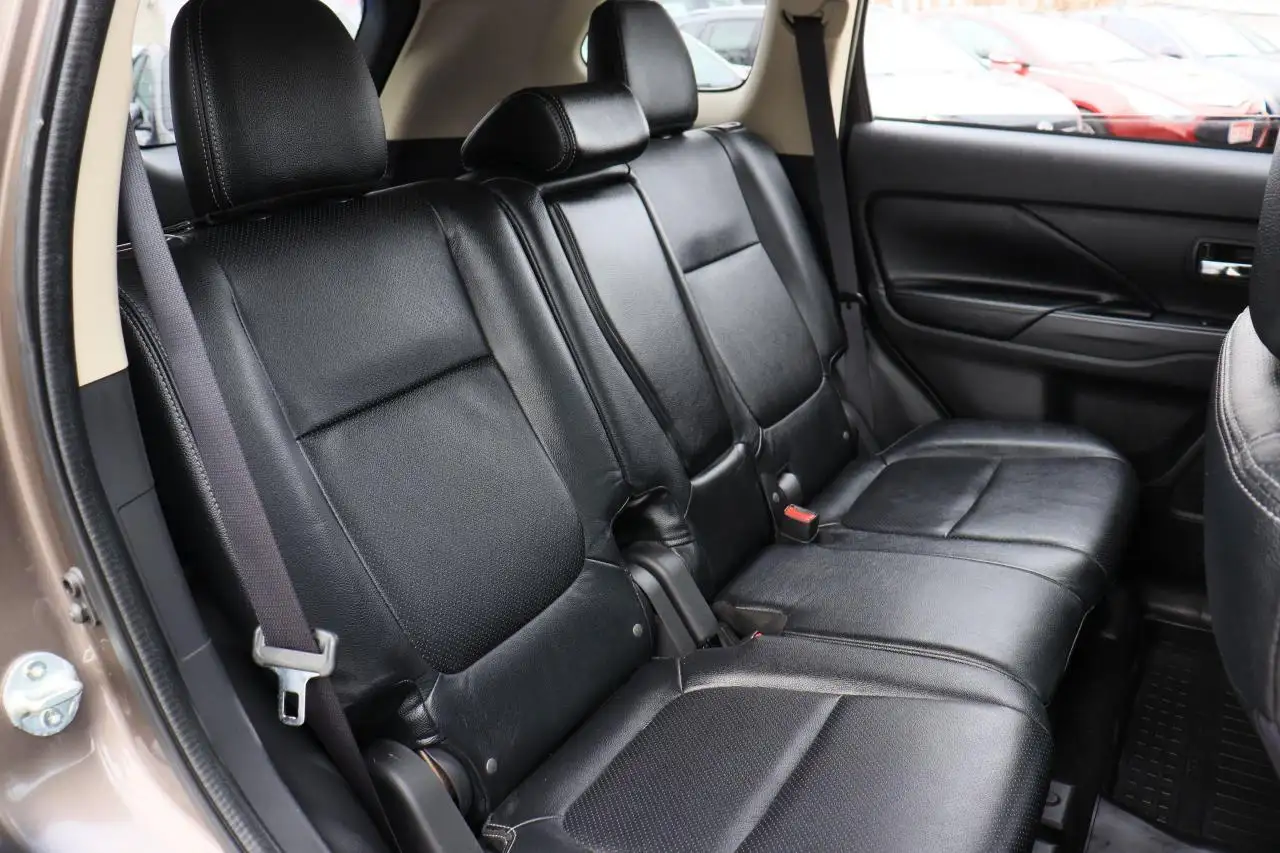 Mitsubishi Outlander снимка Mitsubishi Outlander