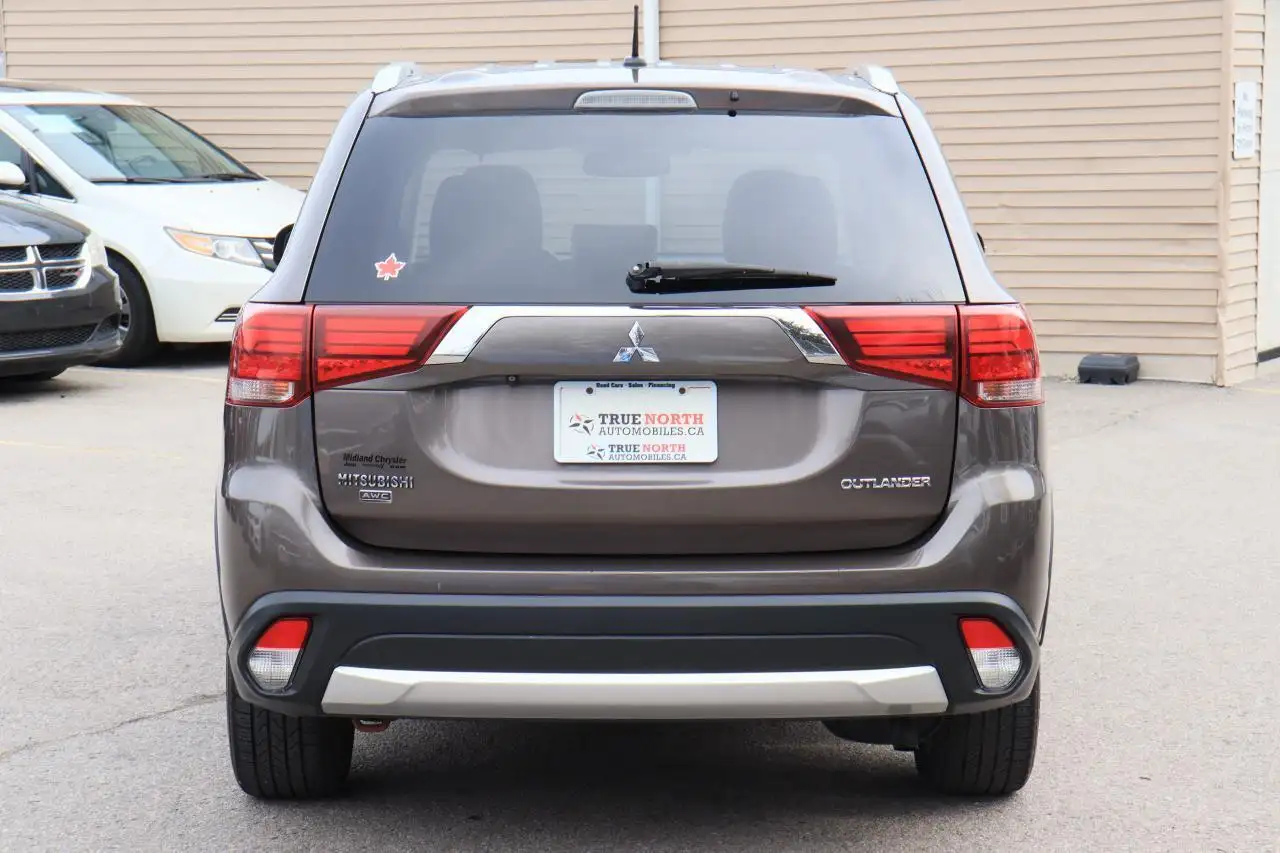 Mitsubishi Outlander снимка Mitsubishi Outlander