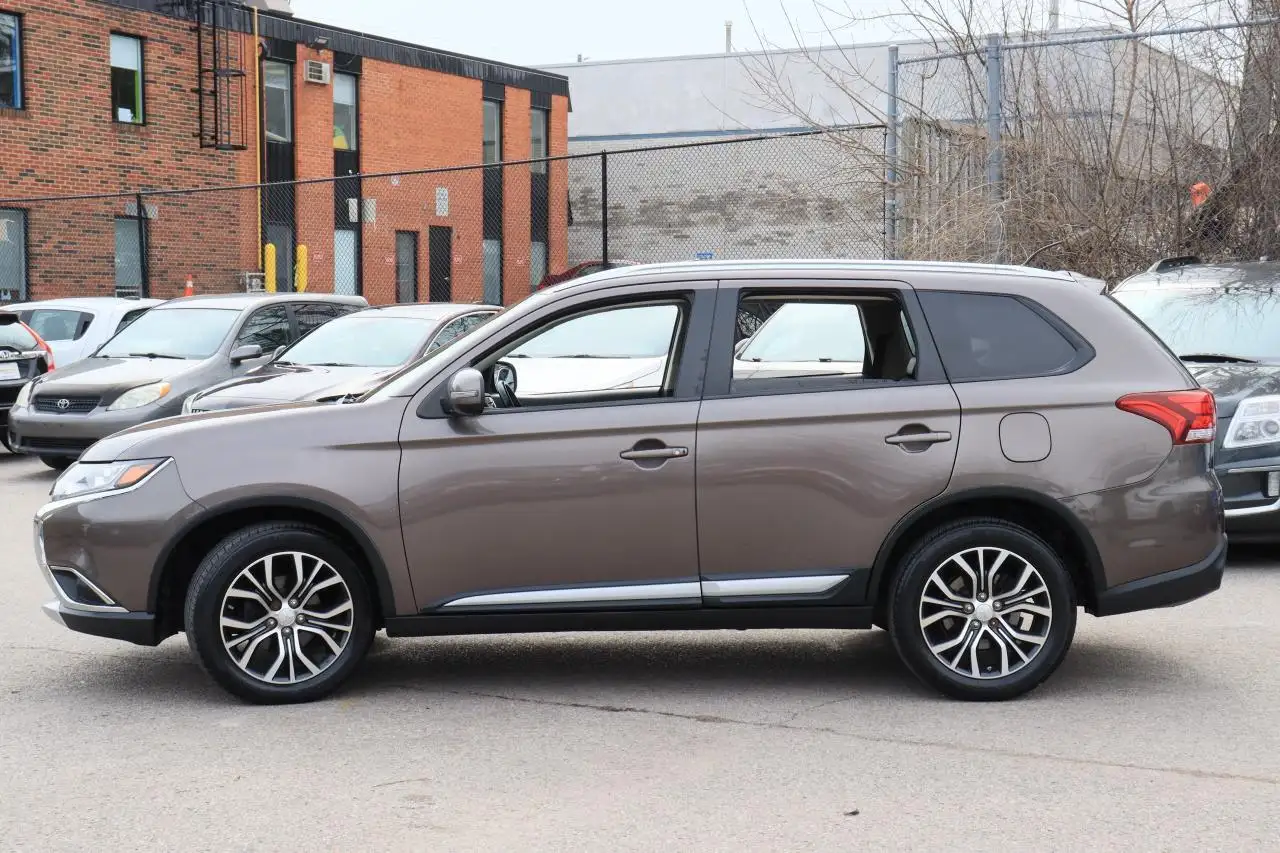 Mitsubishi Outlander снимка Mitsubishi Outlander