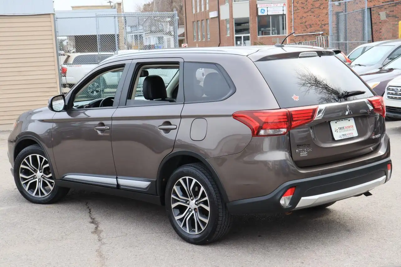 Mitsubishi Outlander снимка Mitsubishi Outlander