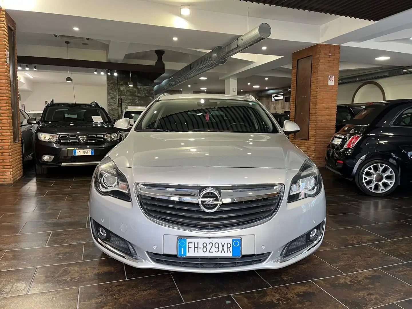 Opel Insignia Sports Tourer 1.6 cdti Cosmo Business 136cv at6 Plateado - 2