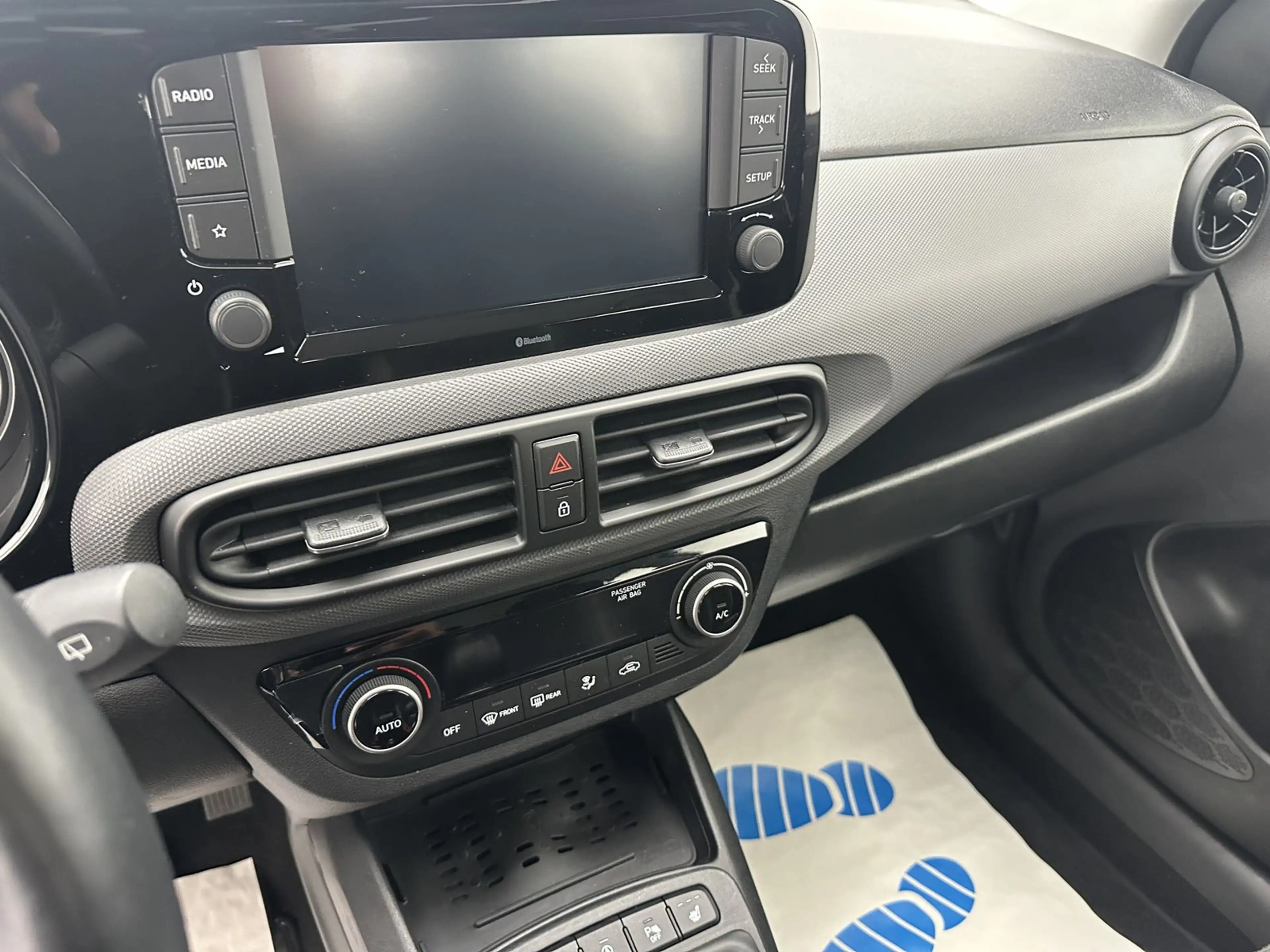 Hyundai i10 Trend"1 HAND-SITZH-MULTI-TEMPO-ALU-WENIG KM" — photo 14