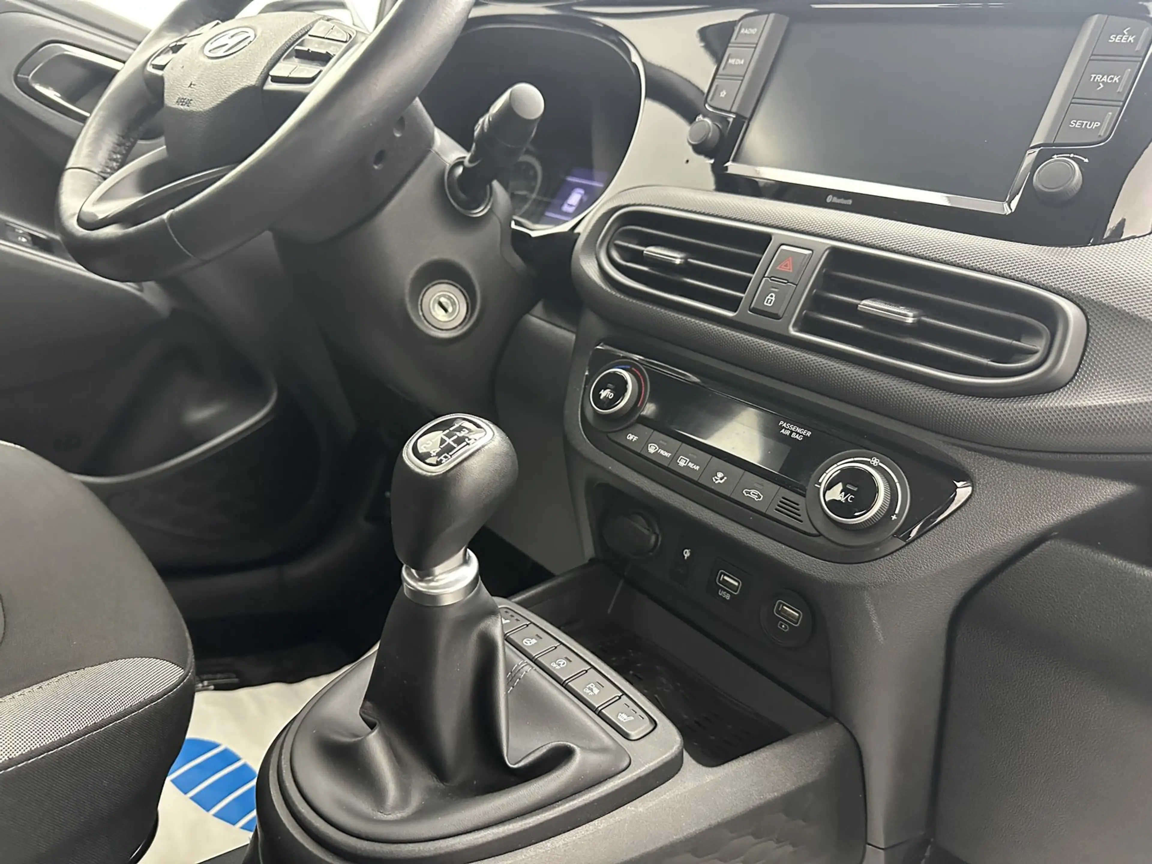 Hyundai i10 Trend"1 HAND-SITZH-MULTI-TEMPO-ALU-WENIG KM" — photo 9