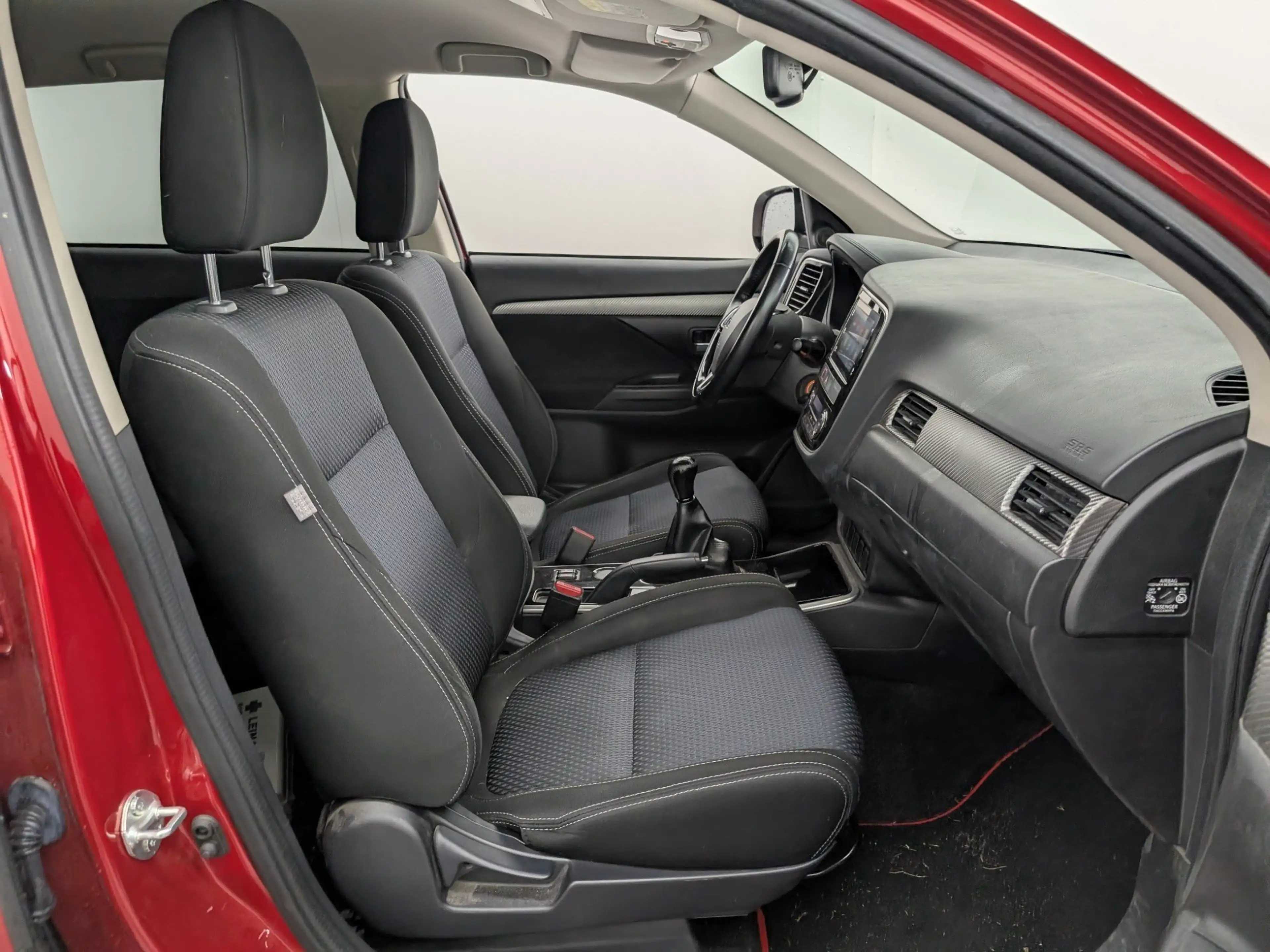Mitsubishi Outlander 2.0 MIVEC Edition Kamera SHZ — photo 12