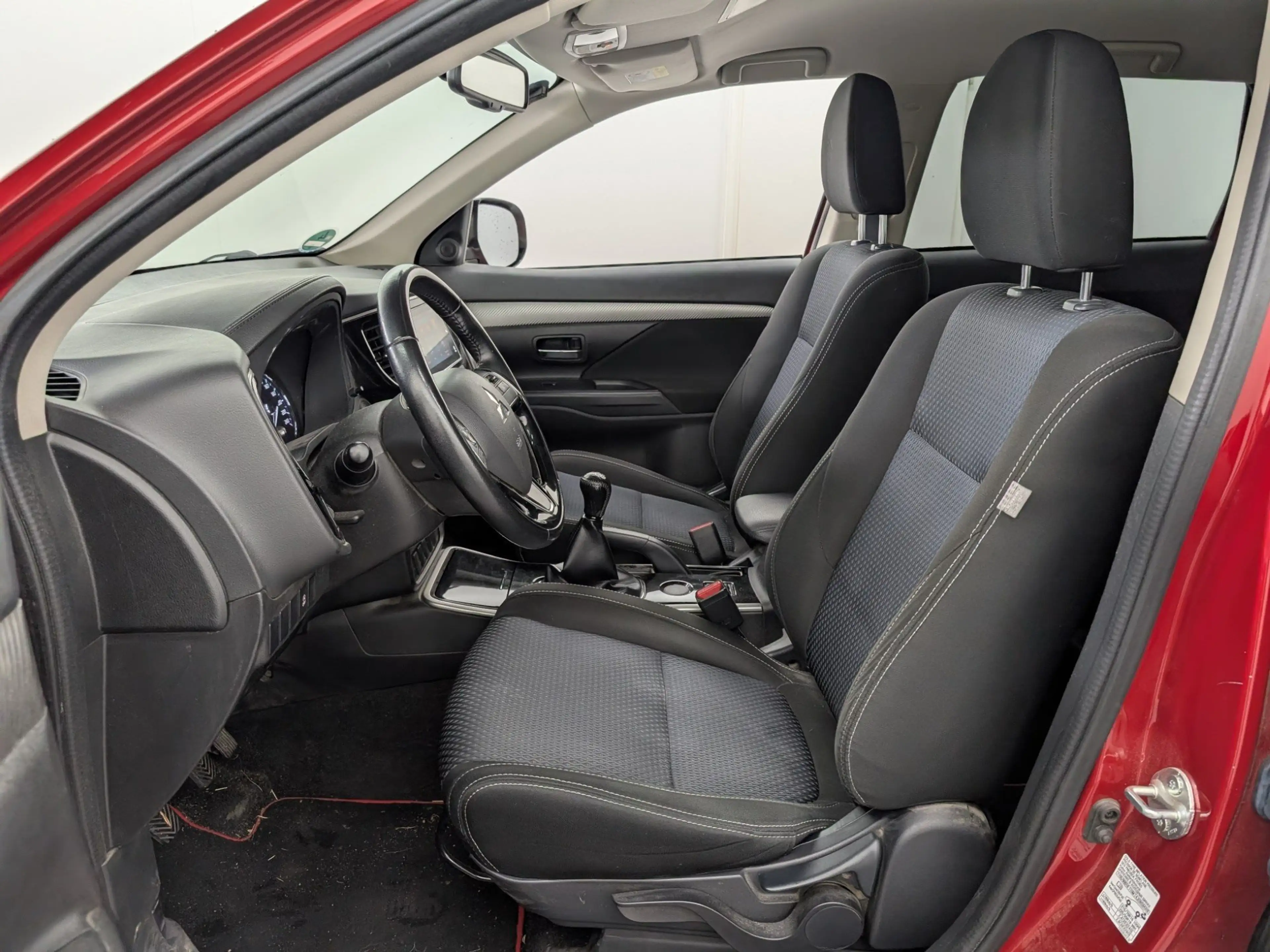 Mitsubishi Outlander 2.0 MIVEC Edition Kamera SHZ — photo 8