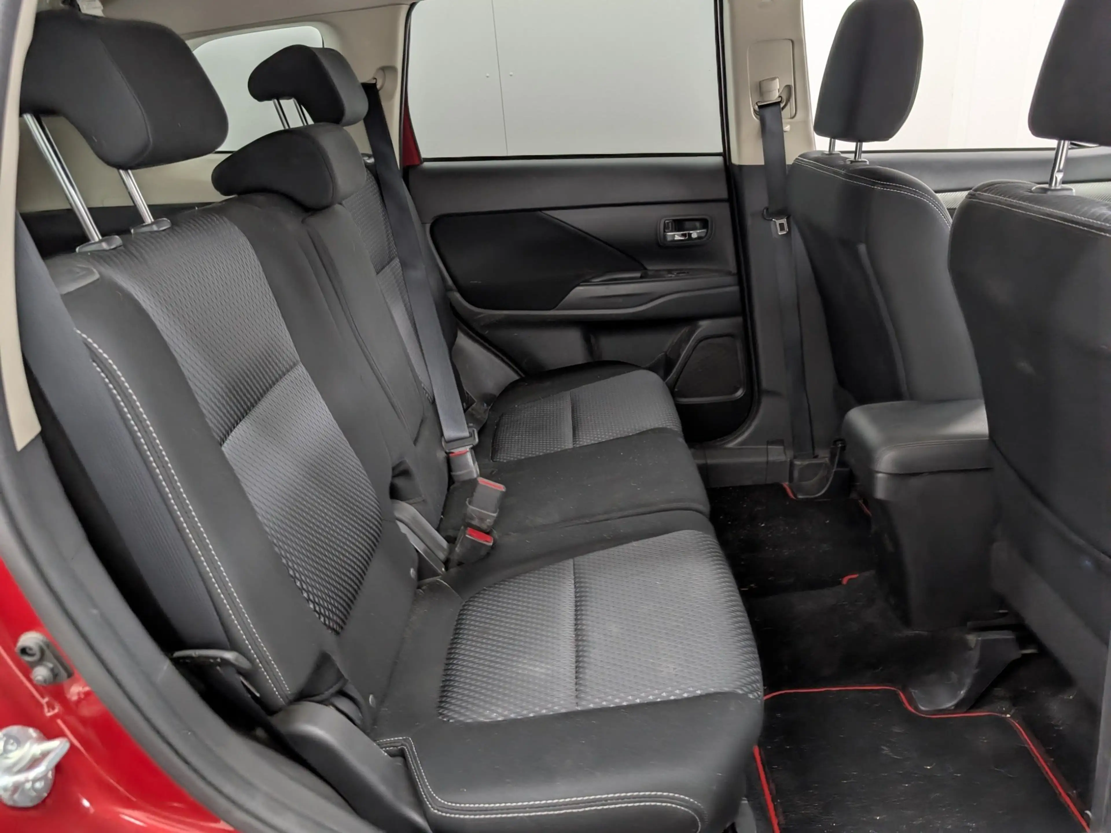 Mitsubishi Outlander 2.0 MIVEC Edition Kamera SHZ — photo 11