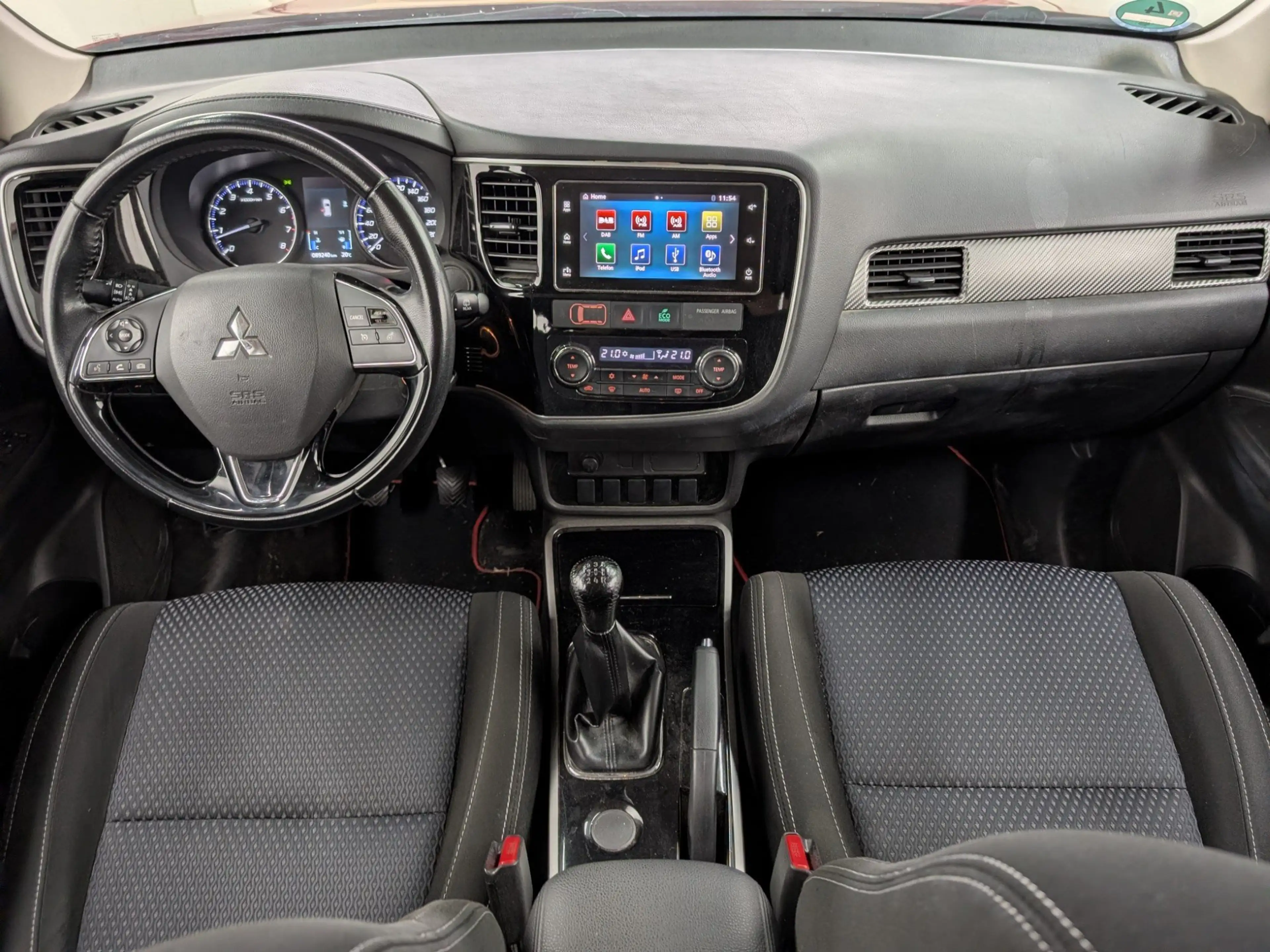 Mitsubishi Outlander 2.0 MIVEC Edition Kamera SHZ — photo 13