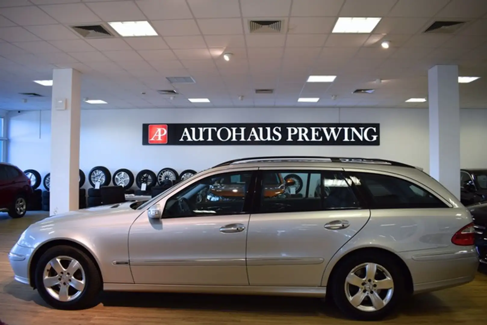 Mercedes-Benz E 320 T 4M COMAND/SITZBEL./AIRMA./7-SITZE/1.BESI Argent - 2