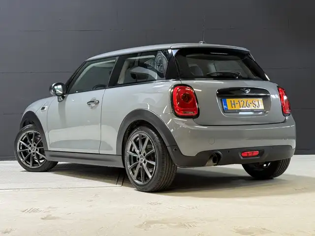 Mini Hatch view 11