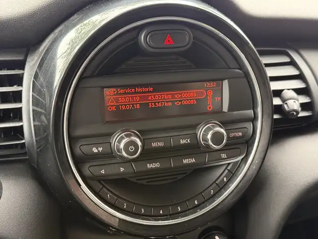 Mini Hatch view 25