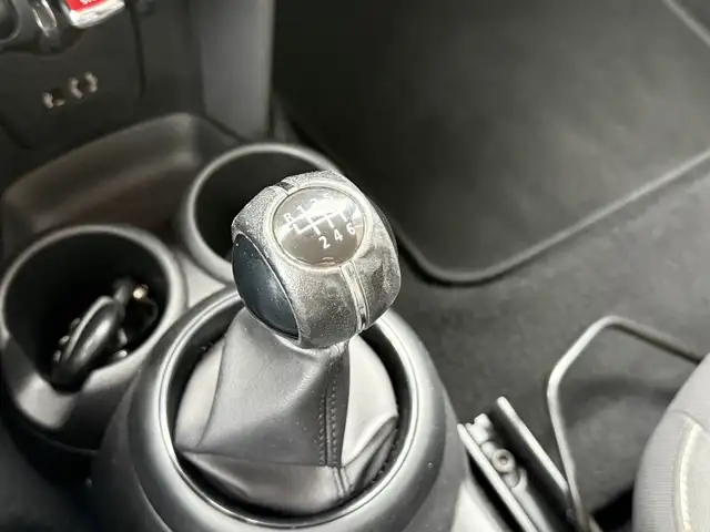Mini Hatch view 28
