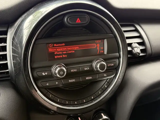 Mini Hatch view 23