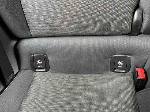 Mini Hatch view 30