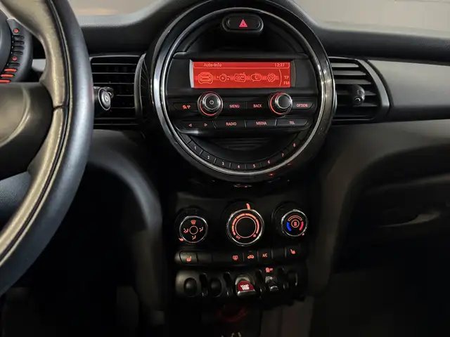 Mini Hatch view 10