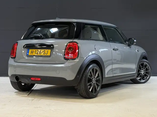 Mini Hatch view 13
