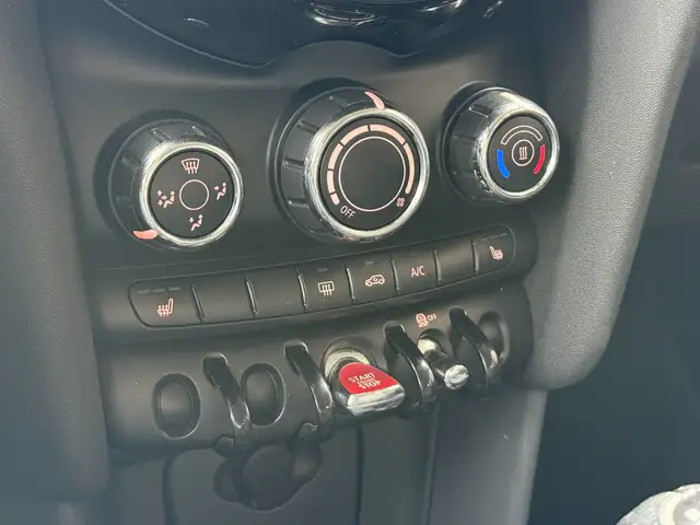 Mini Hatch view 18