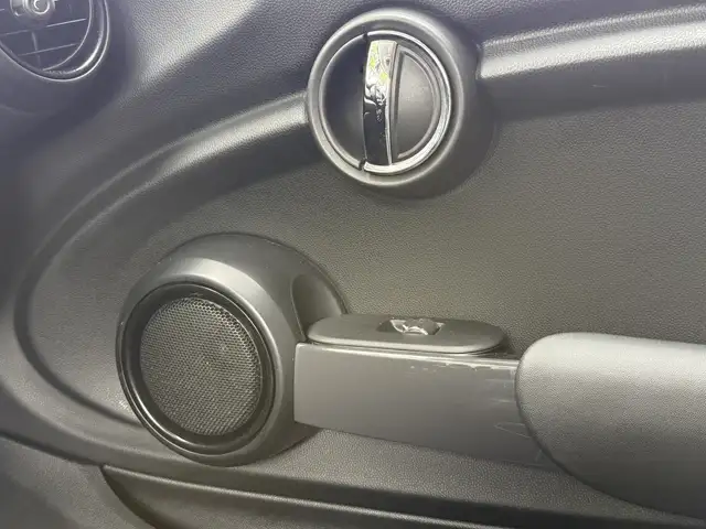 Mini Hatch view 29