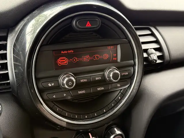 Mini Hatch view 22