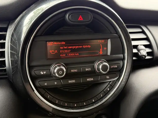 Mini Hatch view 27