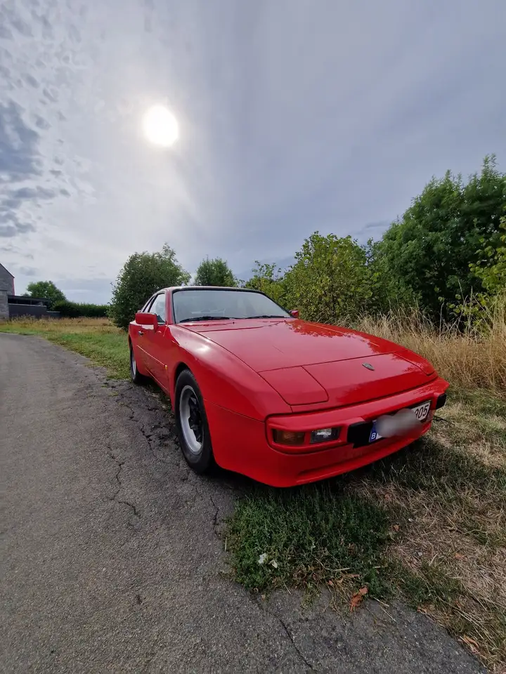 Porsche 944, foto 1