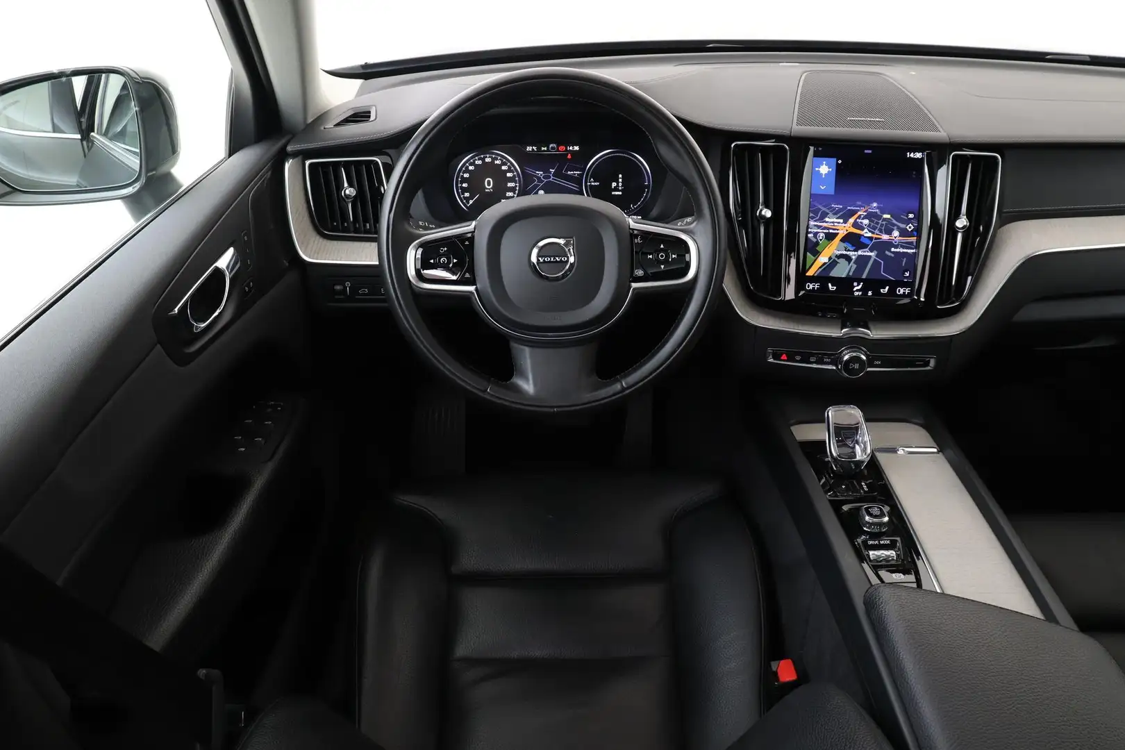 Volvo XC60 RECHARGE T6 AWD INSCRIPTION -PANO.DAK|HARMAN/KARDO Grijs - 2